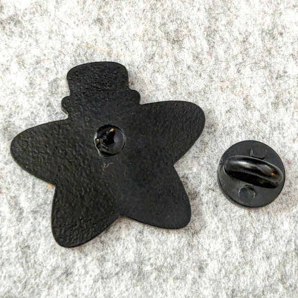 Snorkeling Cat in a Star Bottle Pin Enamel Lapel Brooch - Picture 2 of 3